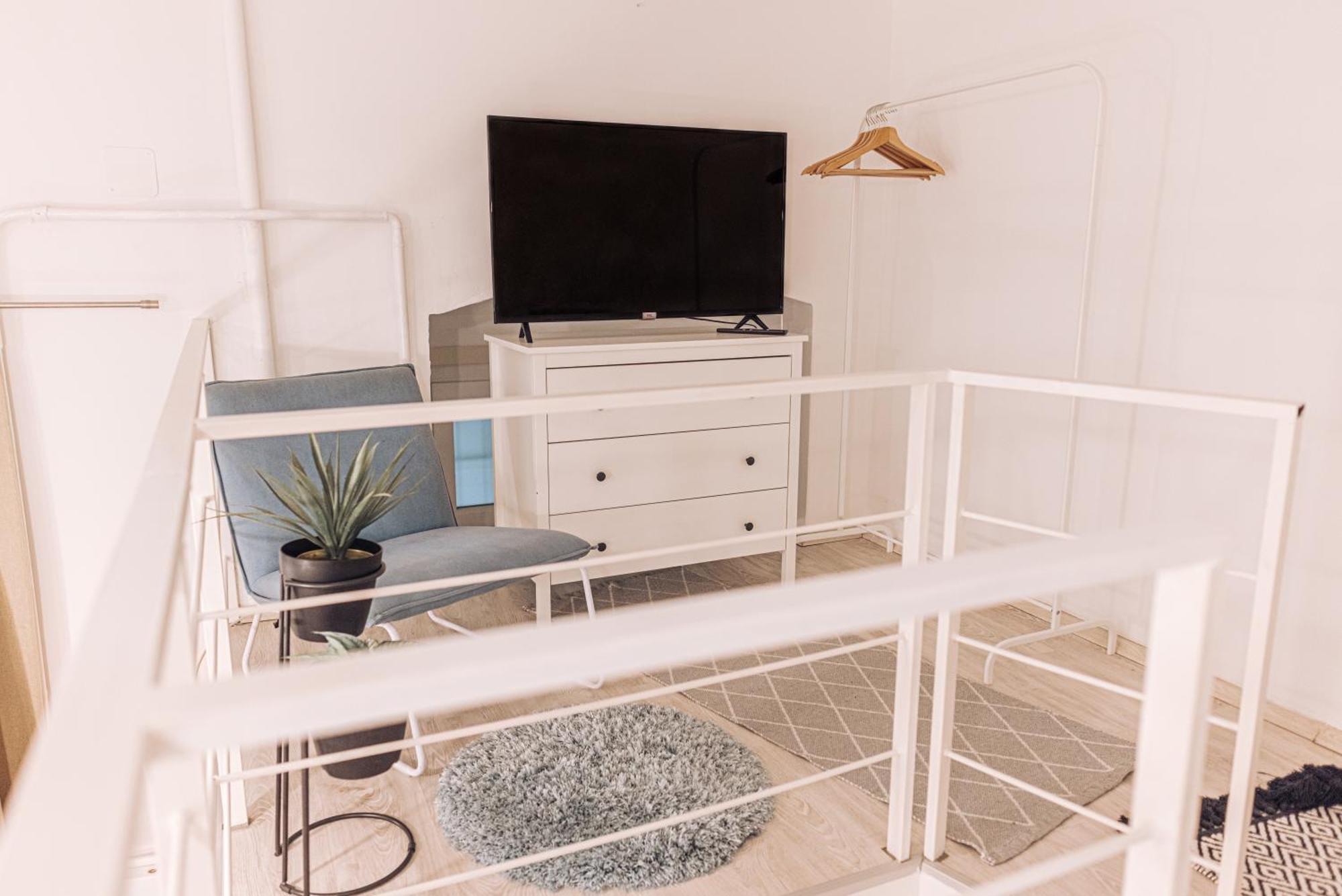 Stylish At Ruin Pub District Apartment