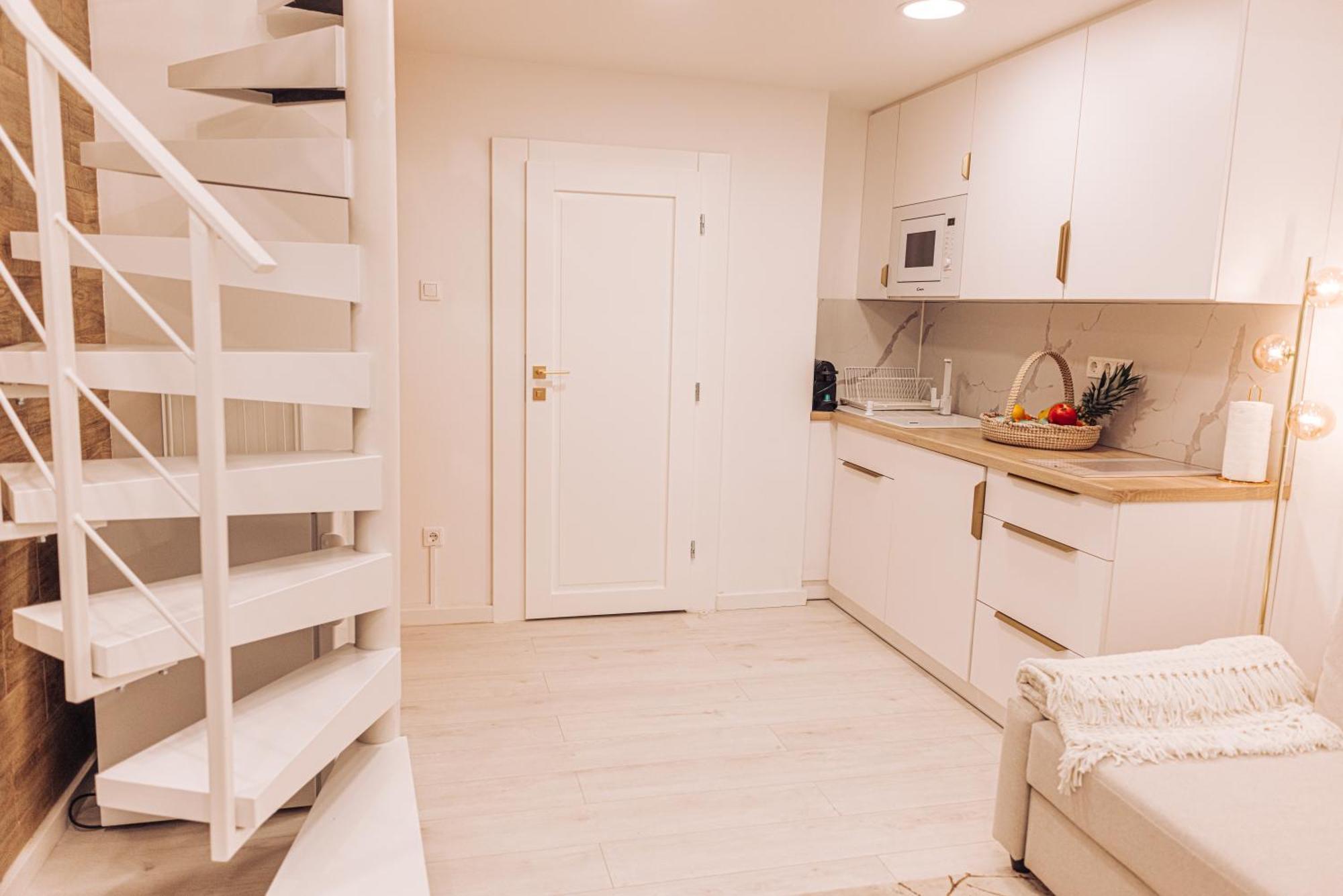 Apartment Stylish At Ruin Pub District *