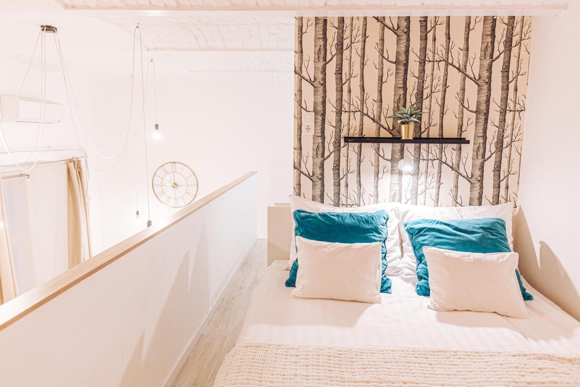 Stylish At Ruin Pub District Apartment *